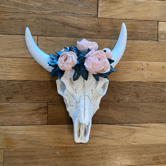 Other - Horned skull decorative piece